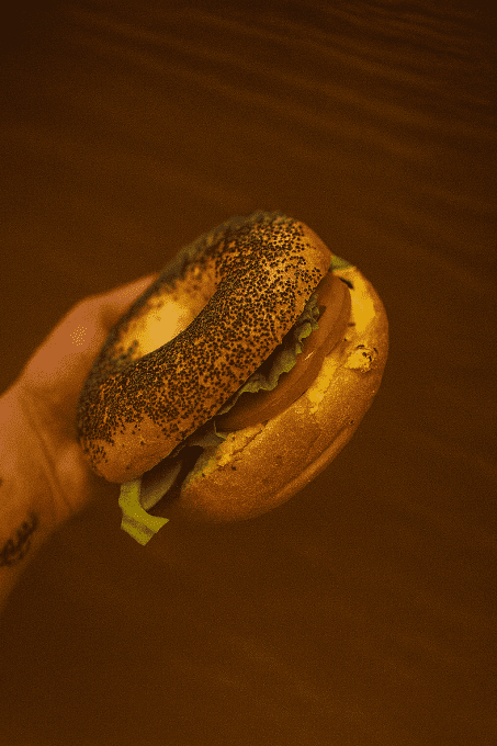 LE BAGEL AU POULET-CURRY
