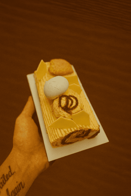 LA BÛCHE CRÈME AU BEURRE KIRSCH* (6pers.)