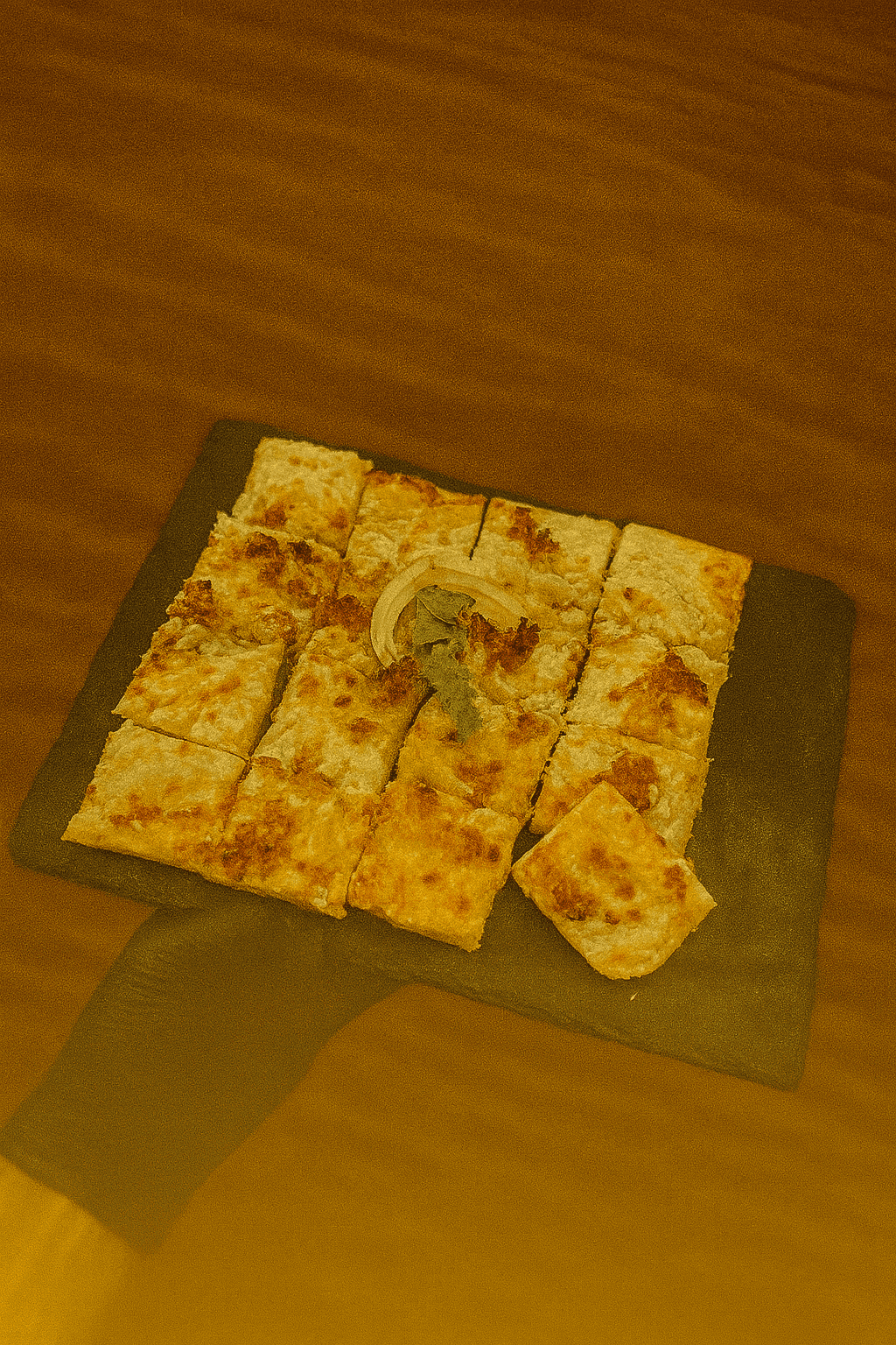 LE PLATEAU DE 16 MINIS PARTS DE TARTE FLAMBÉE