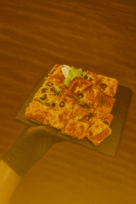 LE PLATEAU DE 16 MINIS PARTS DE PIZZA*