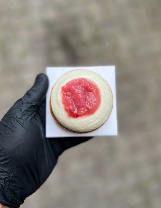 LA TARTELETTE AMANDE, PÊCHES DE VIGNE, VANILLE ET PÊCHES BLANCHES